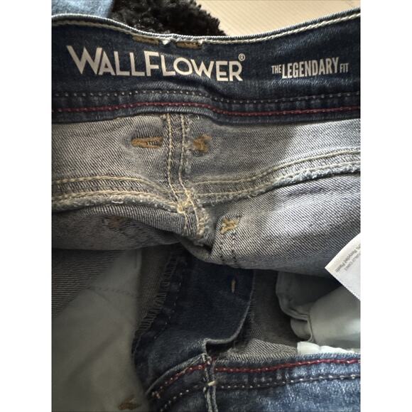 Wallflower The Legendary Fit Bootcut Jeans Size 10 Blue Distressed - Picture 3 of 6